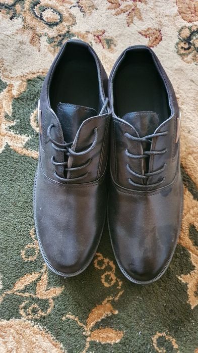 Qora tufli razmeri 41