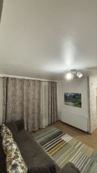 Inchiriez apartament 2 camere semidecomandat Coresi - Top City etaj 1