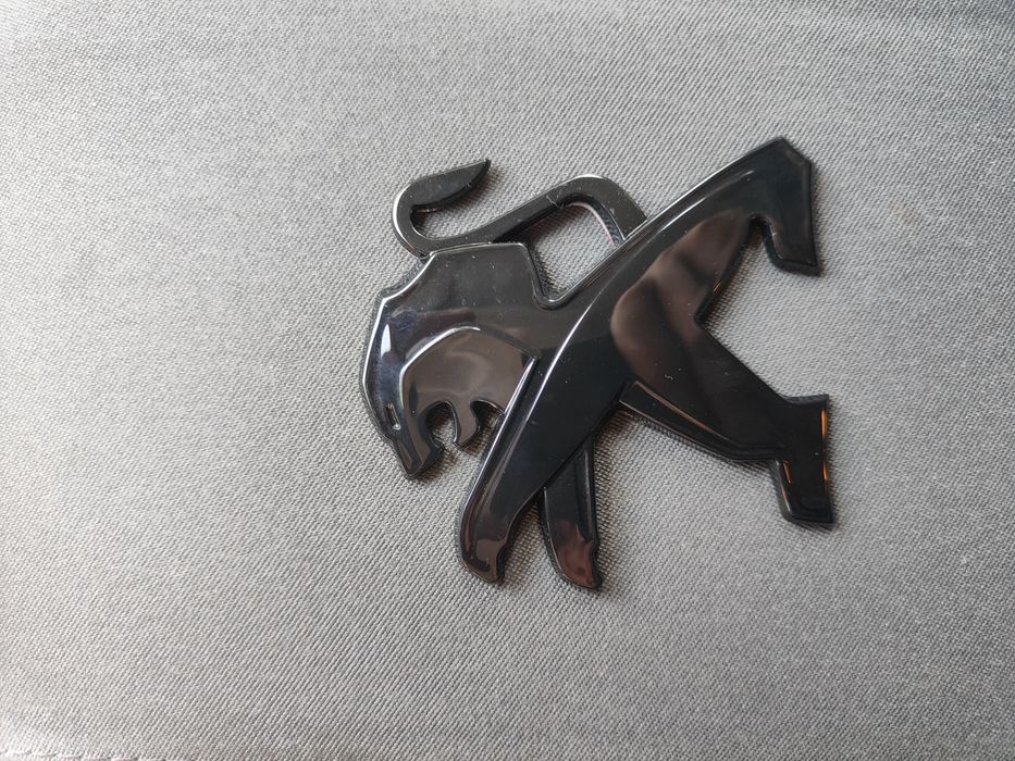 Емблеми за Пежо ,нови с лесен монтаж.