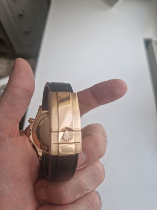 Продам часы Rolex Daytona золотые