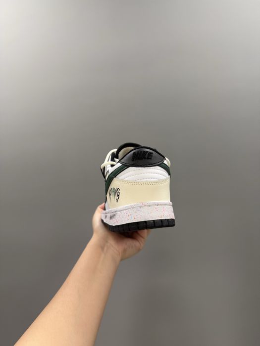 кроссовки Nike Dunk Low x Off-White.