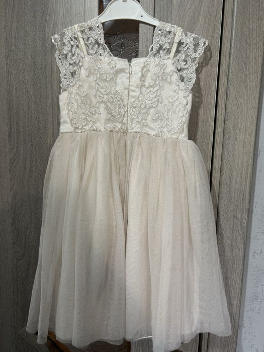 Рокля за момиче 4-5г.