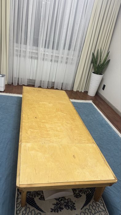 Обеденный жер стол