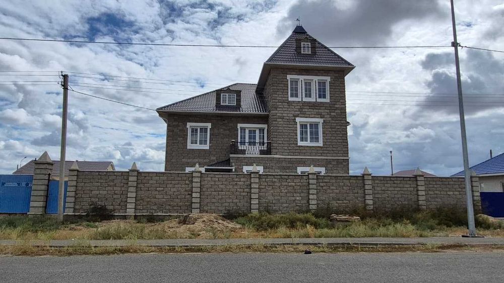 Прекрасный недострпоенный дом