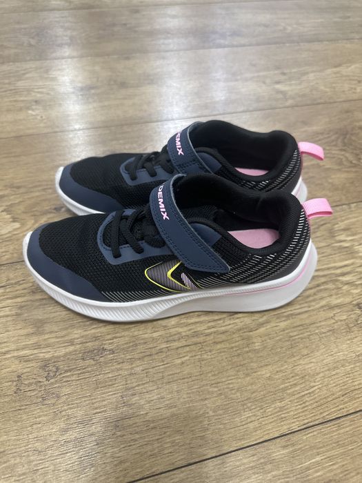 Кроссовки для девочки