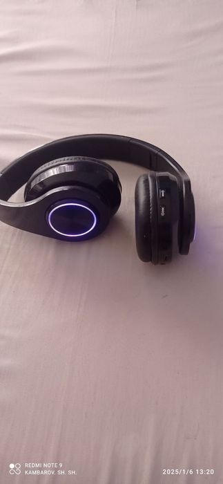 Без проводной навушник