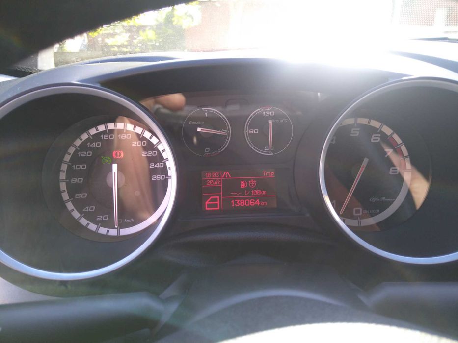 ALFA ROMEO Giulietta 2011 — imagine 6