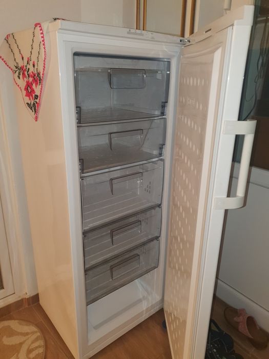 Lada frigorigica Arctic