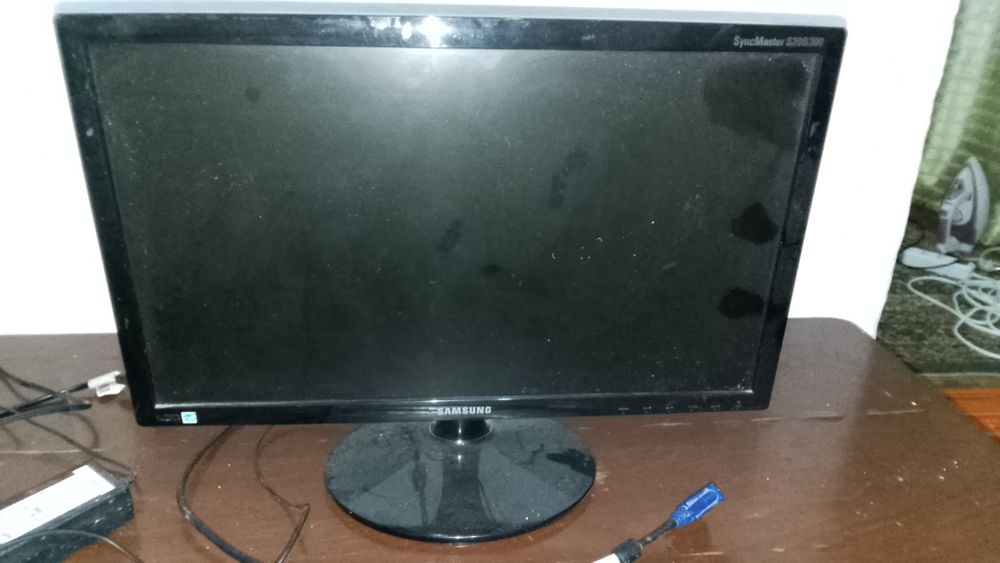Компьютер комплект, монитор Samsung + колонка Microlab + клавиатура