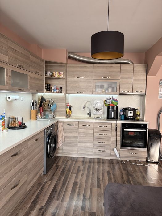 Тристаен обзаведен апартамен