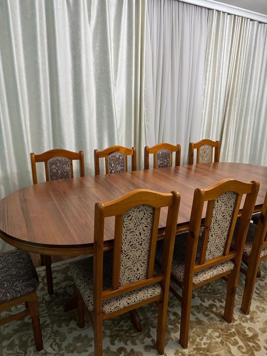 Гостиный  стол со стульями