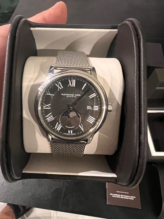 Часовник  Raymond Weil