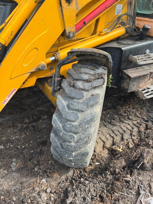 Buldoexcavator JCB 2006