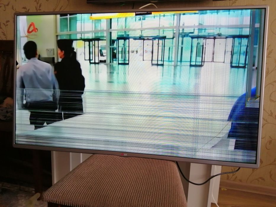 Телевизор на запчасти