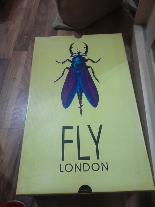 Продам обувь брали за 100$ каждые.