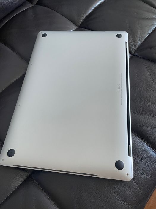 Macbook Pro 16 Intel само 150 цикъла оригиналната батерия