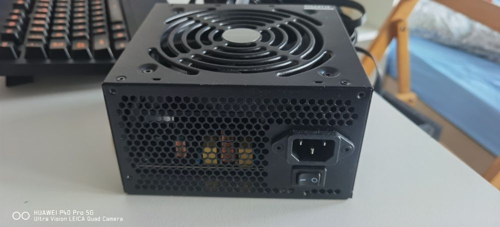 Захранване Gigabyte P550B