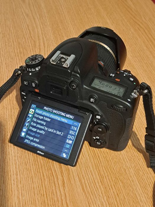 Nikon d750 + Obiectiv Tamron 28-75mm f/2.8 + 2 Baterii cu incarcator