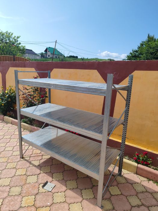 Vindem rafturi zincate 80