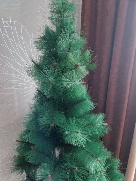 Продам ёлку искусственную