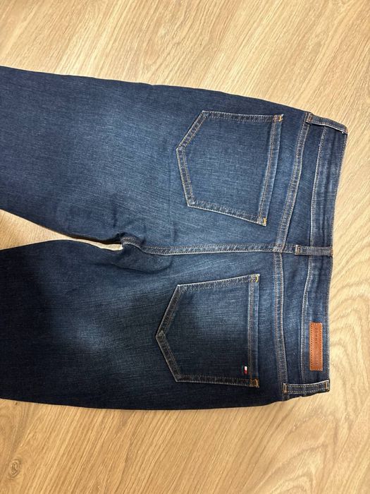Джинсы Tommy Hilfiger