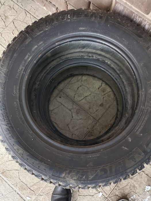 Продам шины почти новые