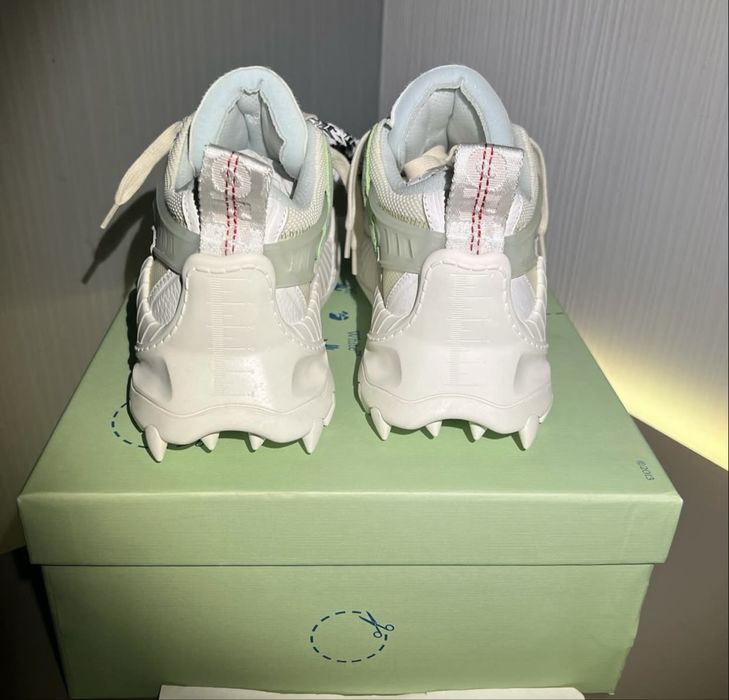 Adidasi off white odsy 1000