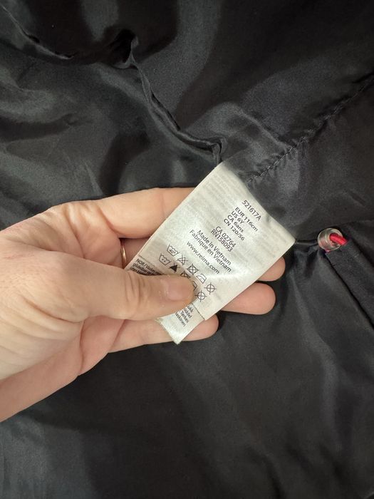 Продам курточку reima