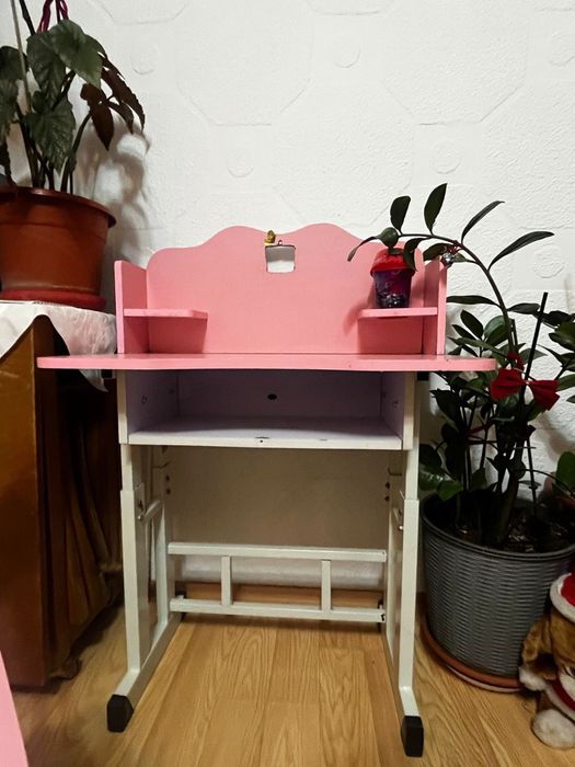 Birou mic roz de copii