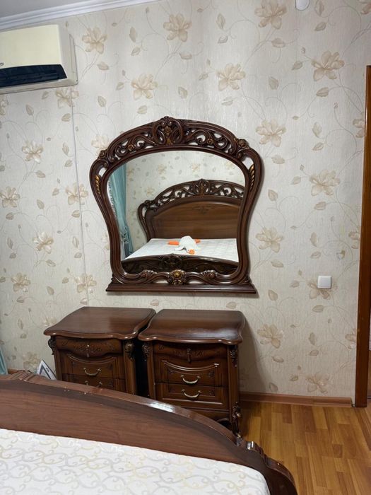 Продается спальный гарнитур (в комплекте еще есть КОМОД)