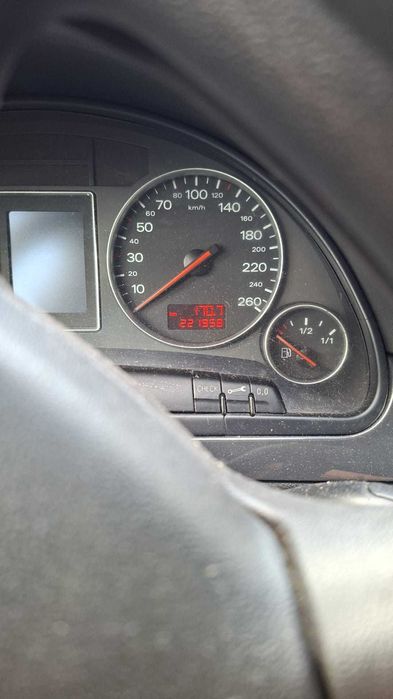 Vand audi a4 2002 1,9 tdi 131 cp impecabil totul funcional, nu necesita nici o investitie 221000 km reali