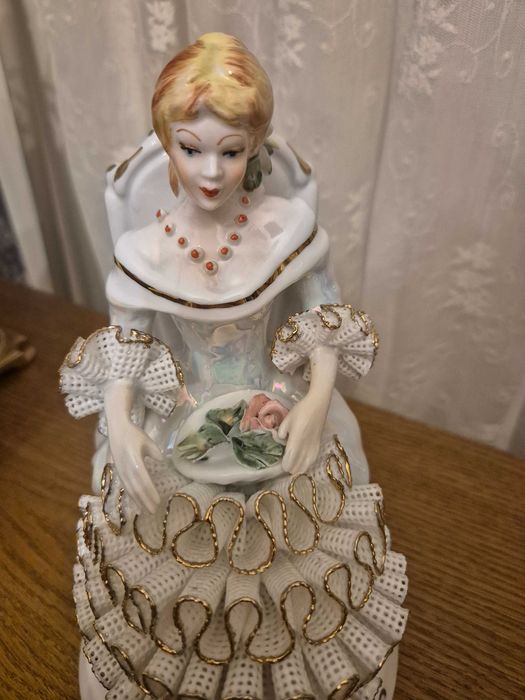 Статуэтки из Богемского фарфора