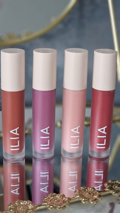Gloss ILIA  la alegere o nunanta