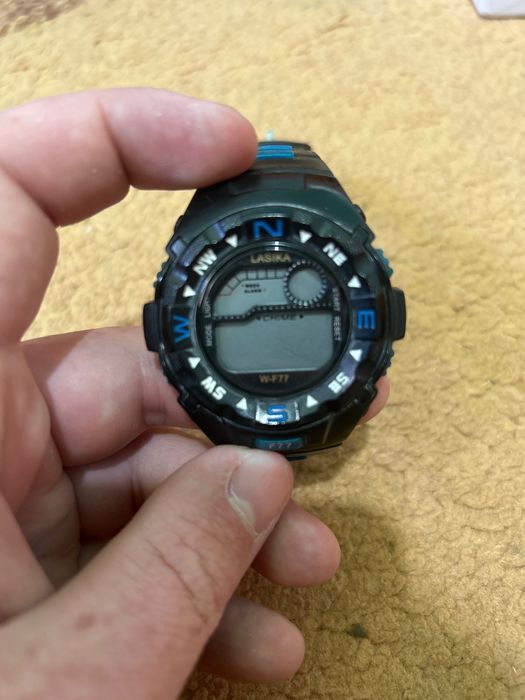 Продавам часовници