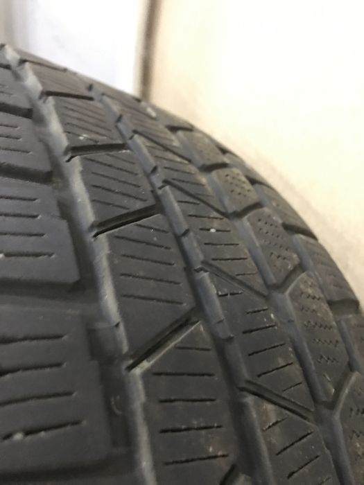 Гуми 245/50/18 зимни рънфлат CONTINENTAL