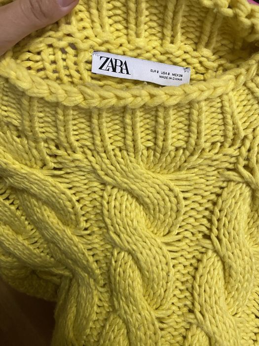 Pulover tricotat galben