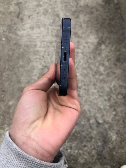 Iphone 12 este prefect functional