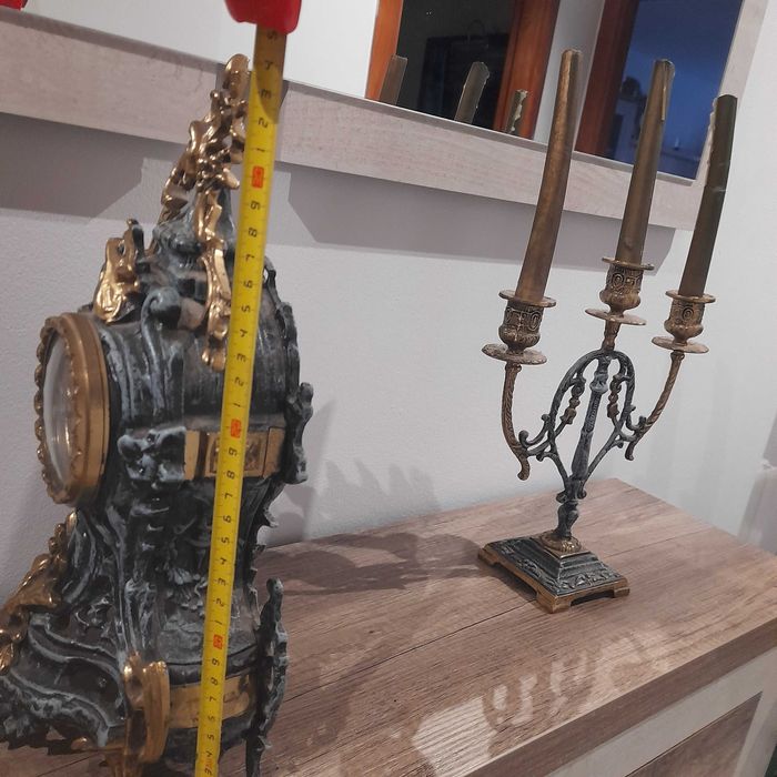 ceas din bronz si perechea de sfesnice bronz masiv