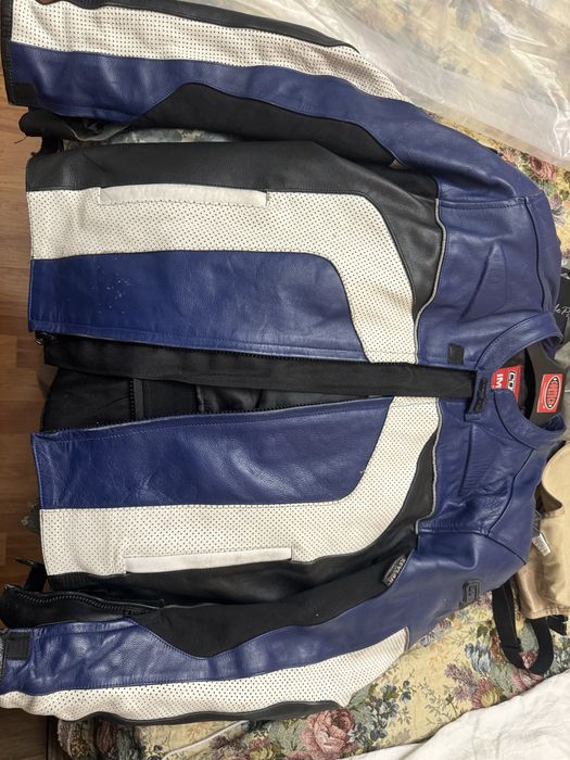 Мотоциклетная кожаная куртка