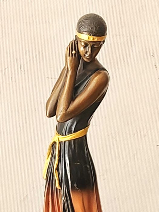 Статуетка „Дама в дълга рокля“ – G. S. Cassel, France