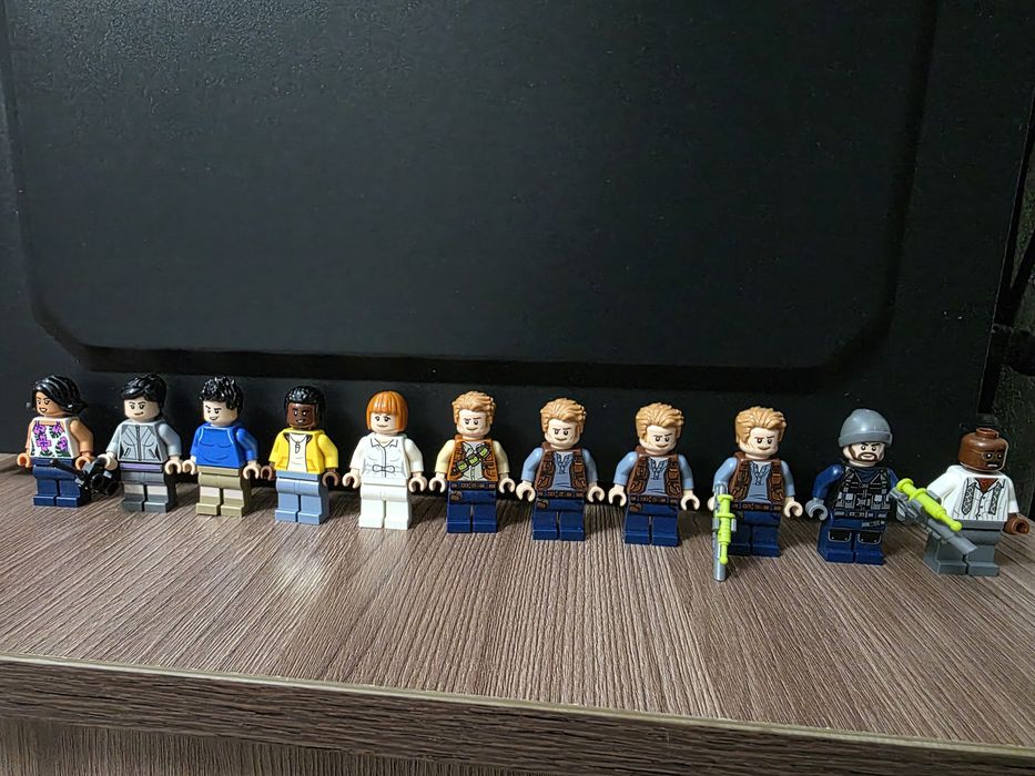 Фигурки Lego по jurassik world и marvel