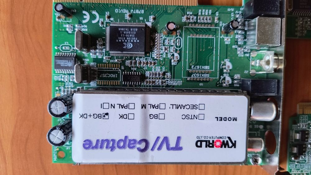 Set 3 tv tunere , tv capture Avermedia și Kworld
