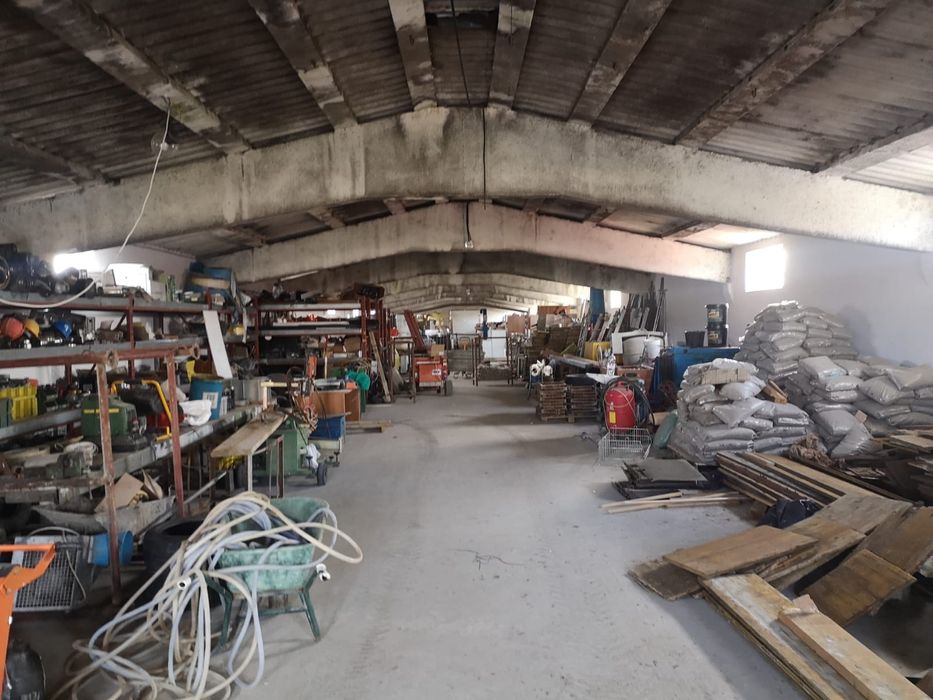 Vând sau închiriez hala 450mp sau 850mp curte betonata 3500mp 73000€