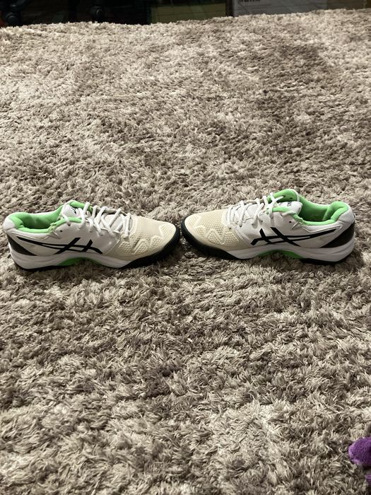 Обувки за тенис asics