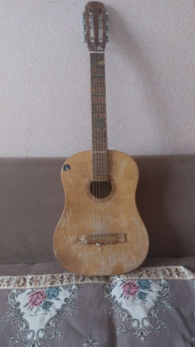 Гитара акустикалық.