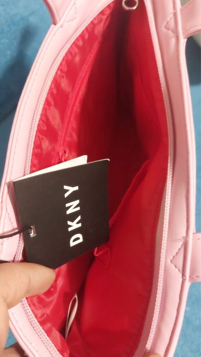 Geanta pt cosmetice DKNY