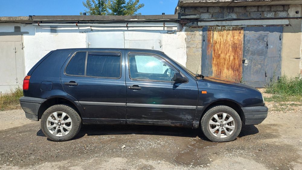 Срочно продам гольф 3
