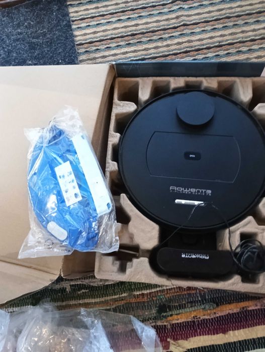 Прахосмукачка робот на Rowenta с лазер