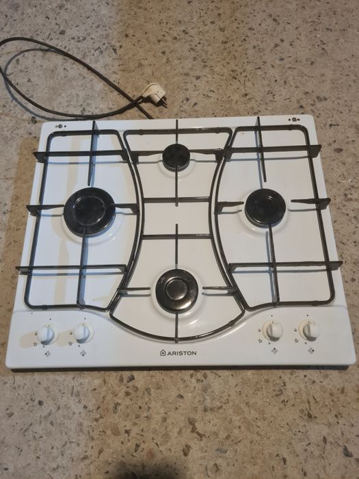 Продам газ Плиту ARISTON