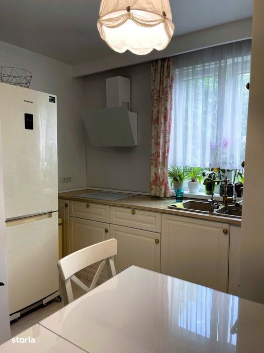 Apartament 4 camere | Decomandat | Etaj 2/4 | Zona Brancoveanu